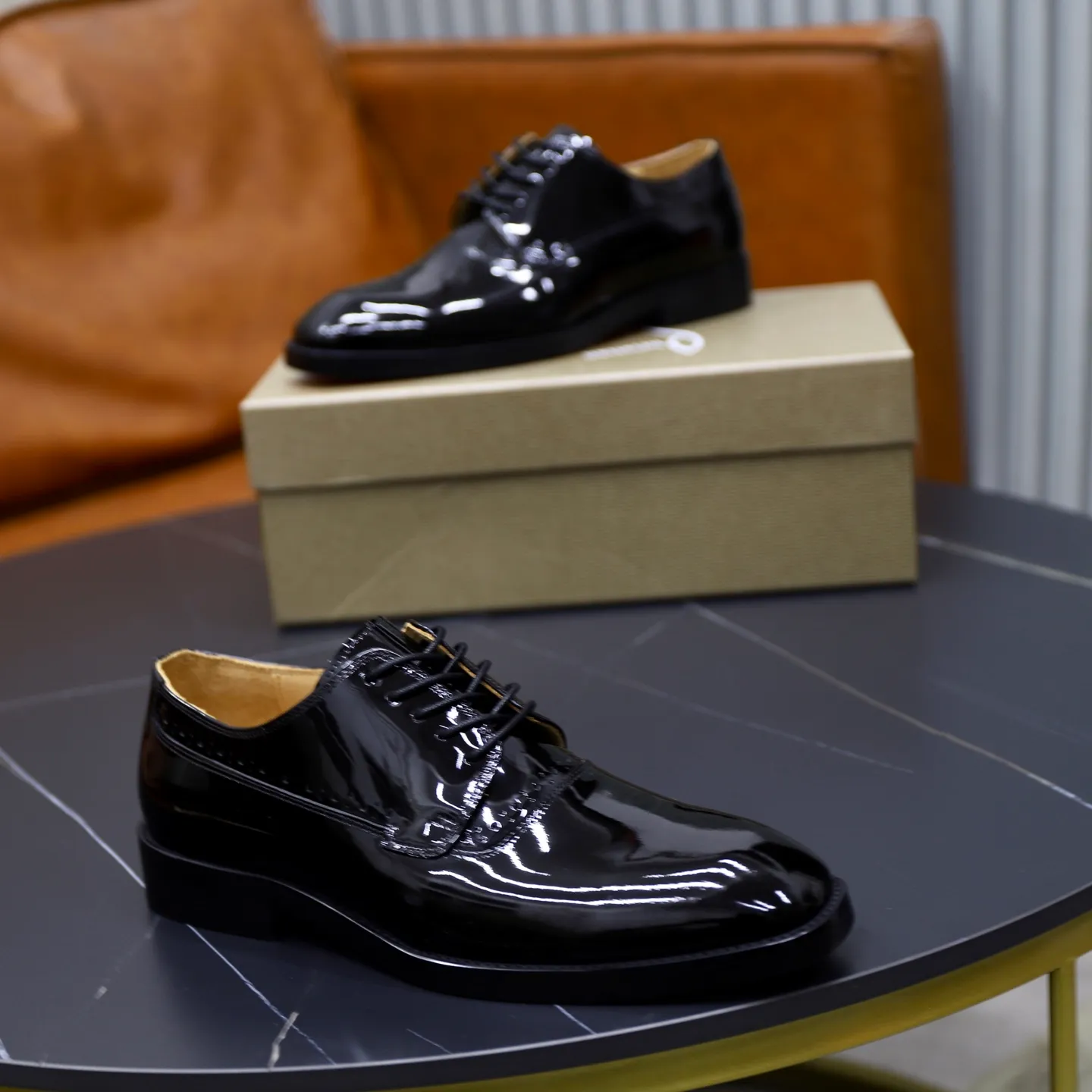 Ex-factory price: 620💰Christia*.Loubouti*🆑High-end men’s business formal leather shoes | Classic red sole shoes | Original imported first-layer cowhide | Water-dyed cowhide lining | Italian imported red rubber outsole | High-end luxury | Perfect interpretation of fashion, sunshine, style, suitable for various occasions Size: 39-44 (38.45 custom-made)
